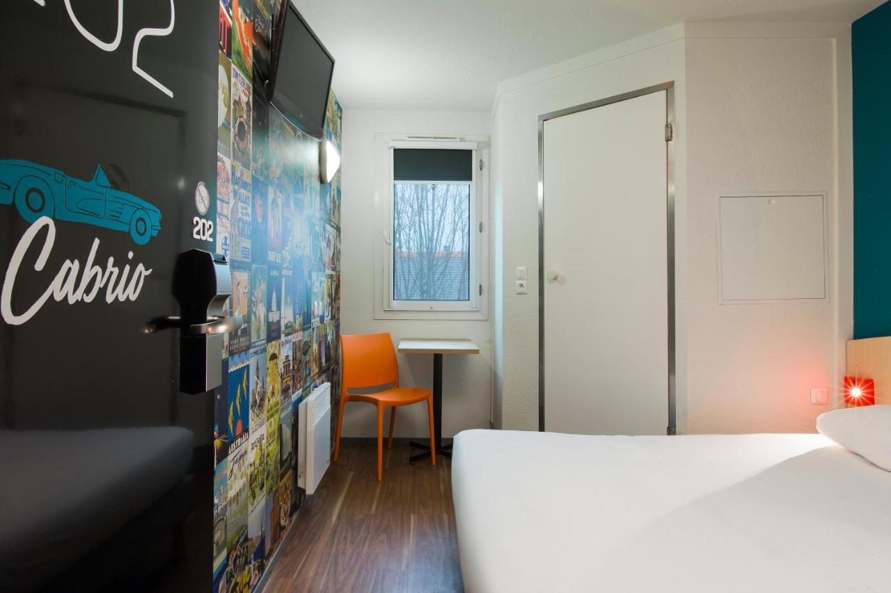 Hotel F1 Lyon Genay Massieux Bagian luar foto